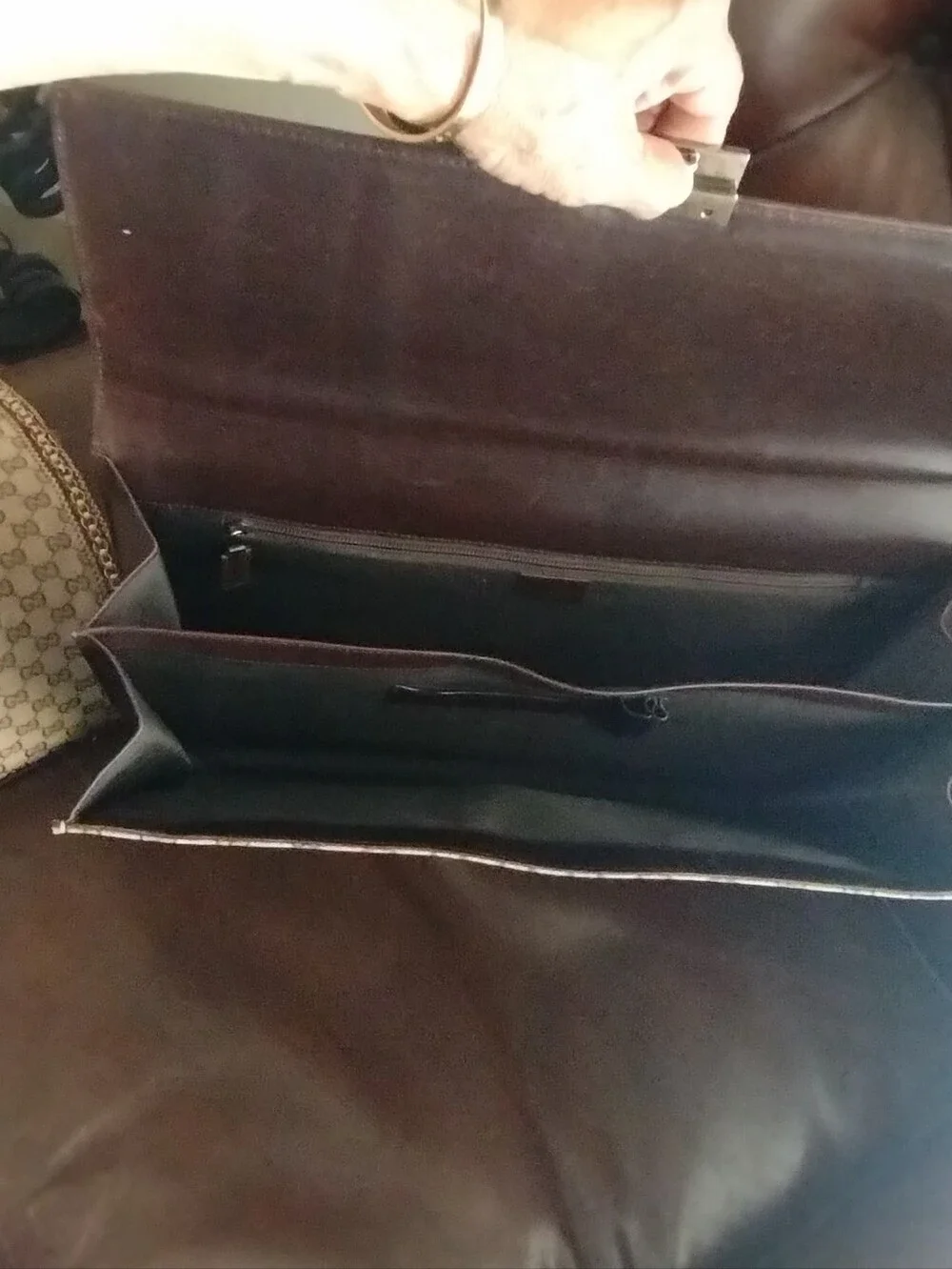 Gucci elegant brown